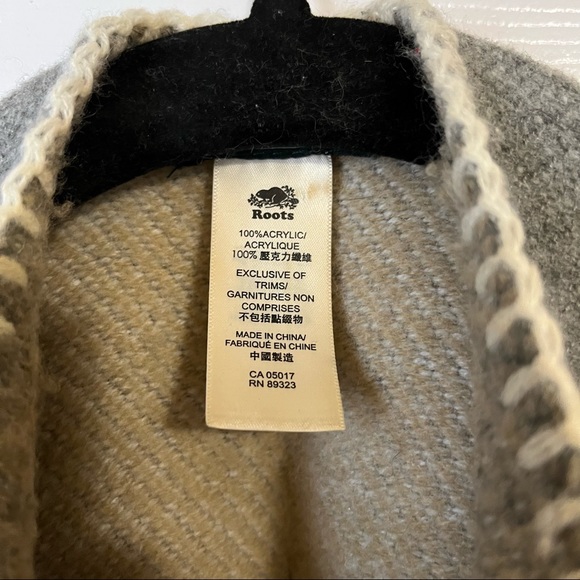 Roots 100% Acrylic Scarf/Shawl - Picture 3 of 3